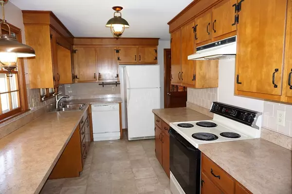 Sturbridge, MA 01566,12 Hawthorne Rd