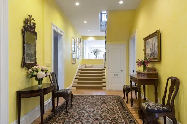 Cambridge, MA 02138,22 Craigie Street