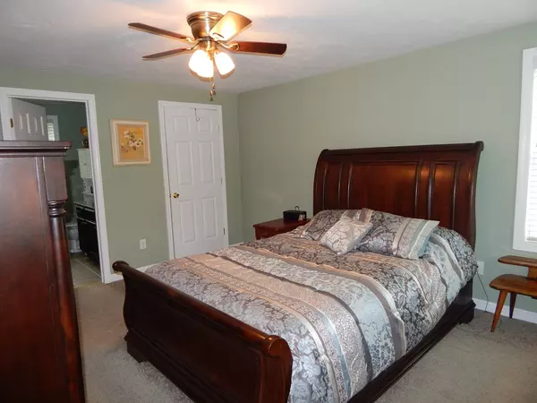 Plymouth, MA 02360,8 Chapman Lane