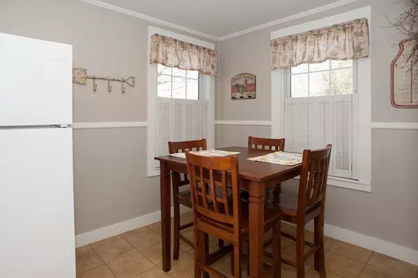 North Attleboro, MA 02760,463 High St