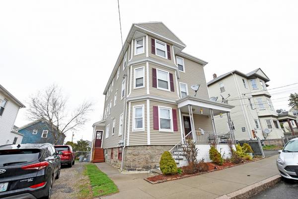 684 Penn St, Fall River, MA 02724