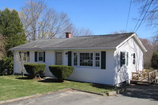 25 School St, Rowley, MA 01969