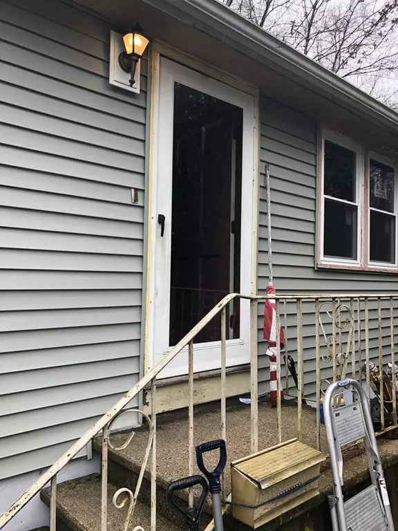 8 Ridge Rd, Reading, MA 01867