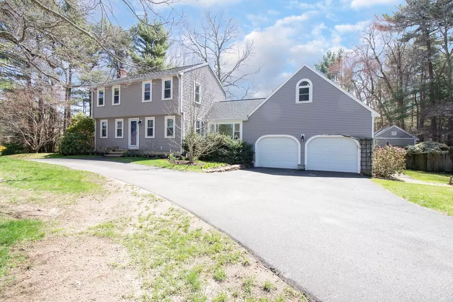 8 Pine Brook Dr, Kingston, MA 02364