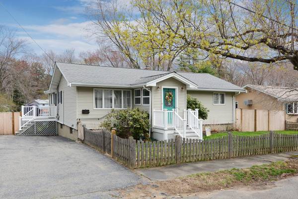 10 Robinson Road, Beverly, MA 01915