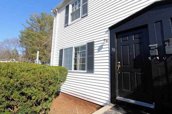 38 Roberts Dr #38, Bedford, MA 01730