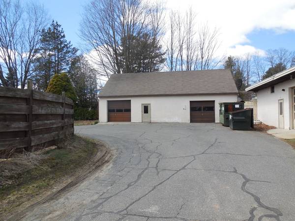 Easthampton, MA 01027,30-32 Lyman (Rear)