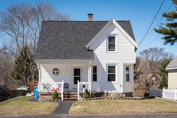 83 Harvard St, Whitman, MA 02382