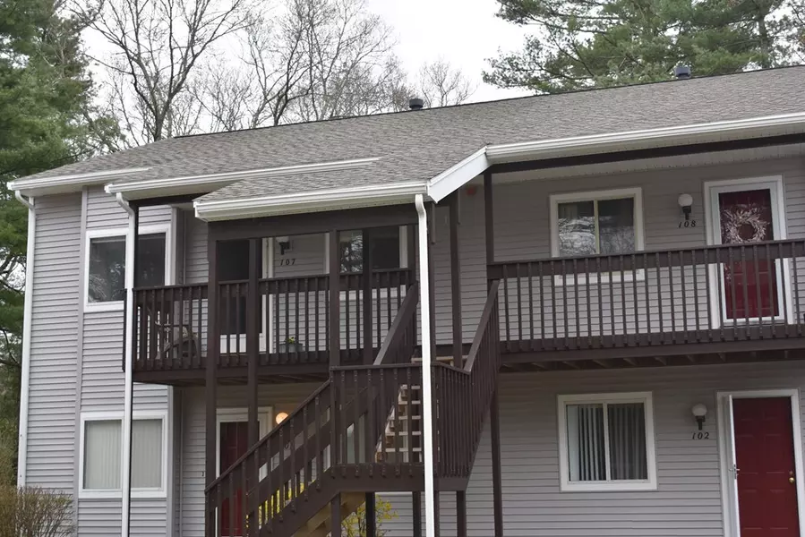 107 Park Place #107, Raynham, MA 02767