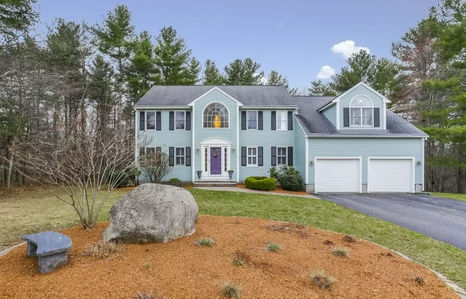 43 Colonial Dr, Mansfield, MA 02048