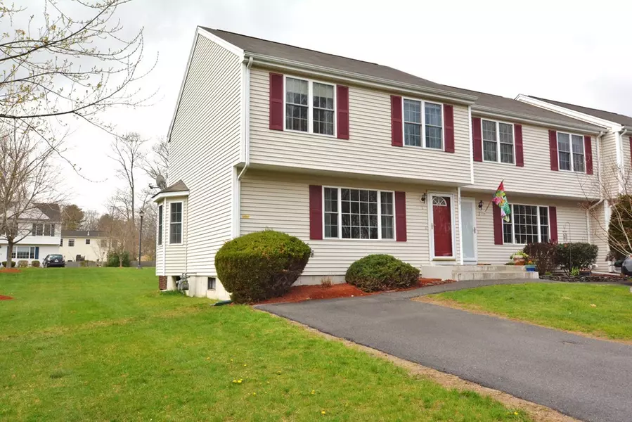 73 Steeple Chase Cir #1, Attleboro, MA 02703