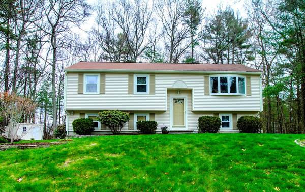 14 Passaconaway Dr, Billerica, MA 01821