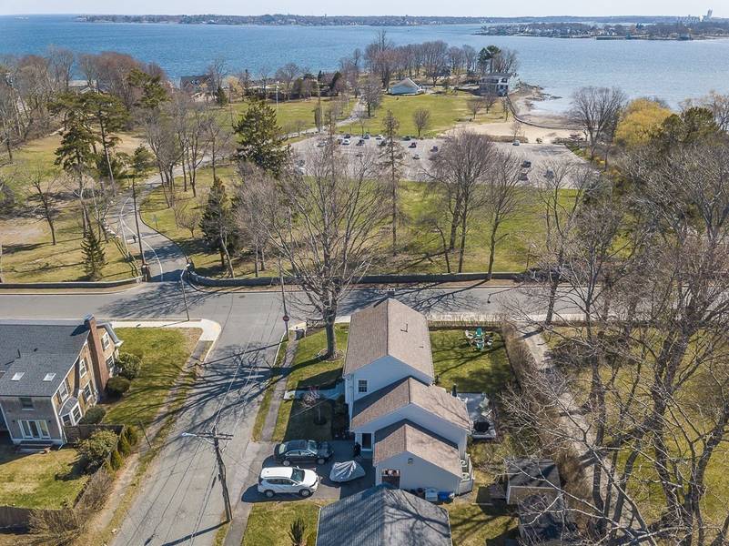 2 Oceanside Dr, Beverly, MA 01915