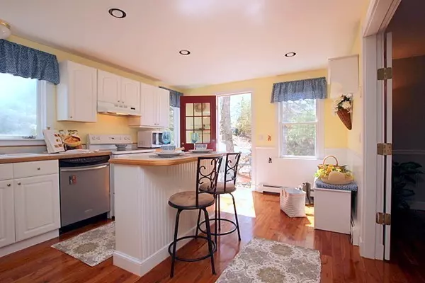 Plainville, MA 02762,1 Doreen Way