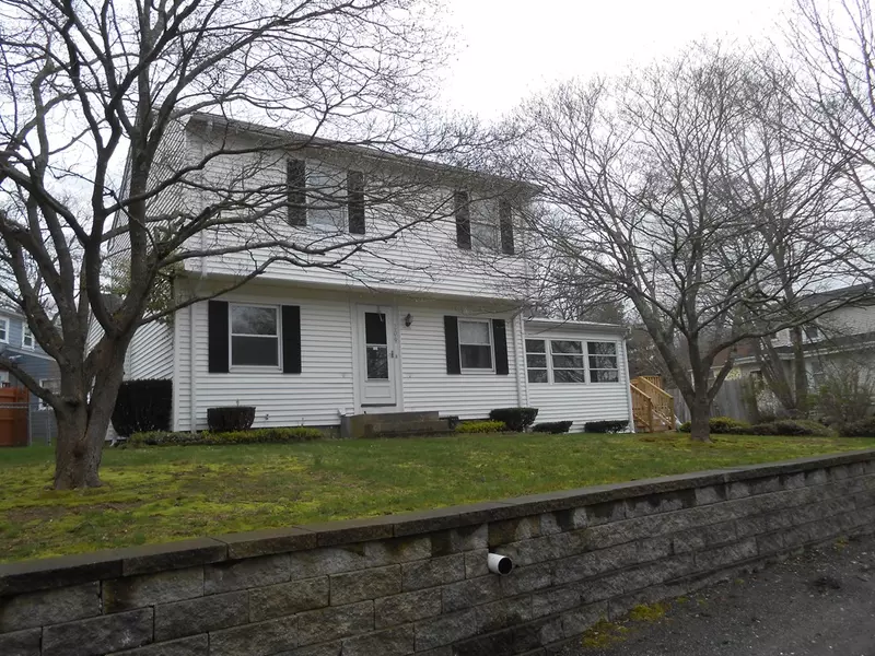 209 High St, Abington, MA 02351