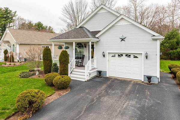 16 Harmony Crossing, East Bridgewater, MA 02333