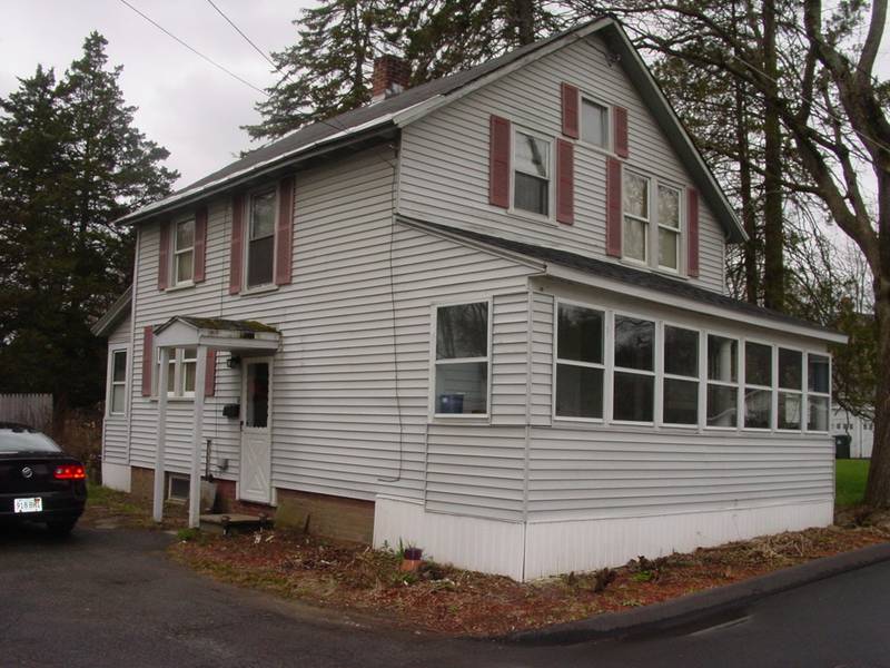 8 Braeburn Rd, Deerfield, MA 01373