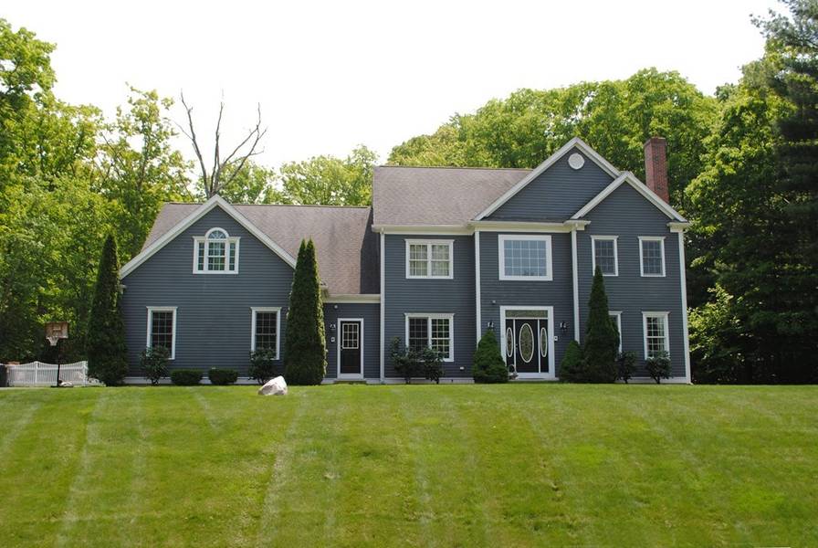 11 Miscoe Hill Rd, Upton, MA 01568