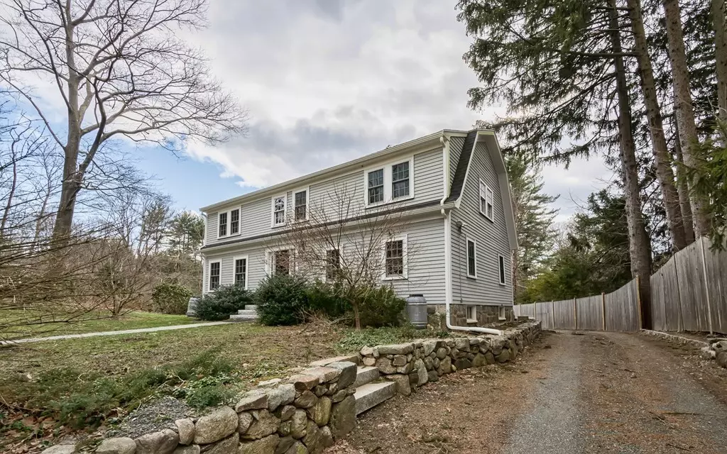 Wenham, MA 01984,14 Dodges Row