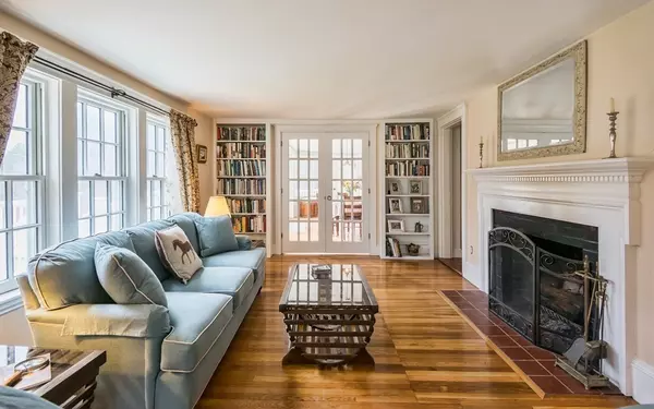 Wenham, MA 01984,14 Dodges Row