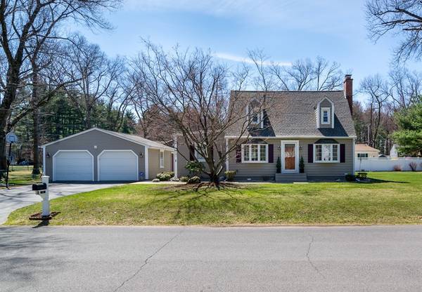 47 Barclay St, Longmeadow, MA 01106