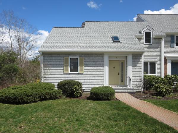 225 Lincoln St #F1, Duxbury, MA 02332