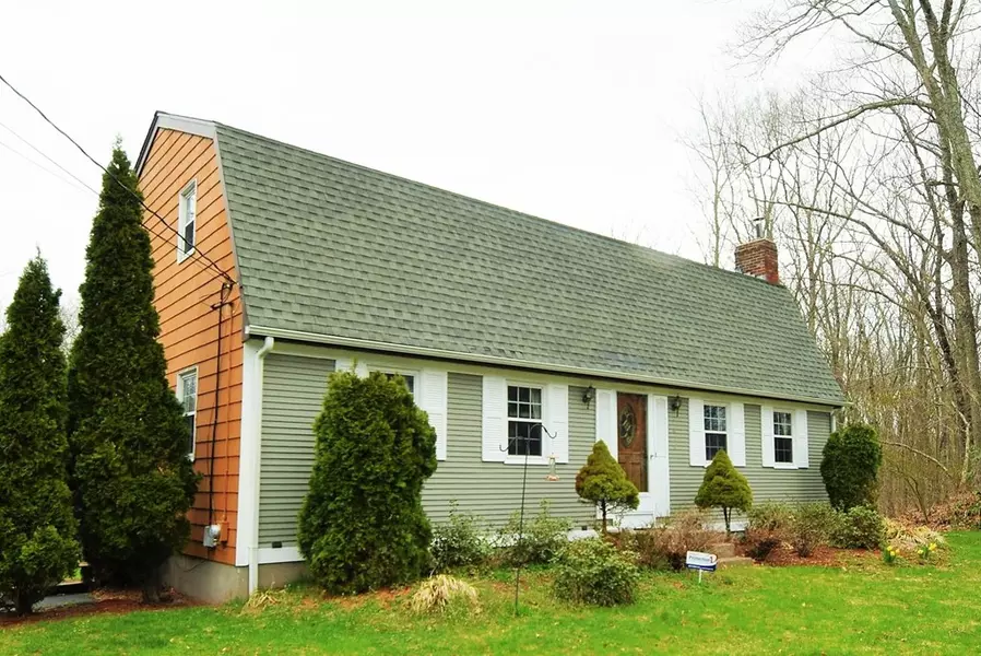 674 Black Plain Rd, North Smithfield, RI 02896