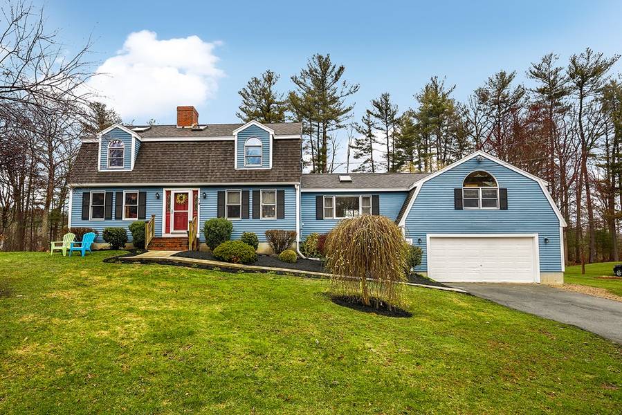 74 Middle Rd, Amesbury, MA 01913