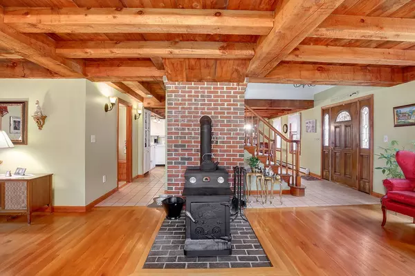 Amesbury, MA 01913,74 Middle Rd