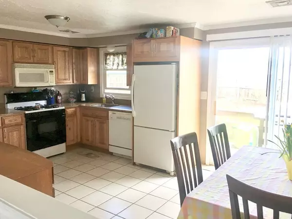 Taunton, MA 02780,335 Bay St #B