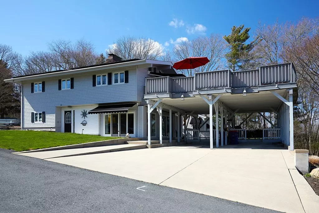 Westport, MA 02790,14 David Road