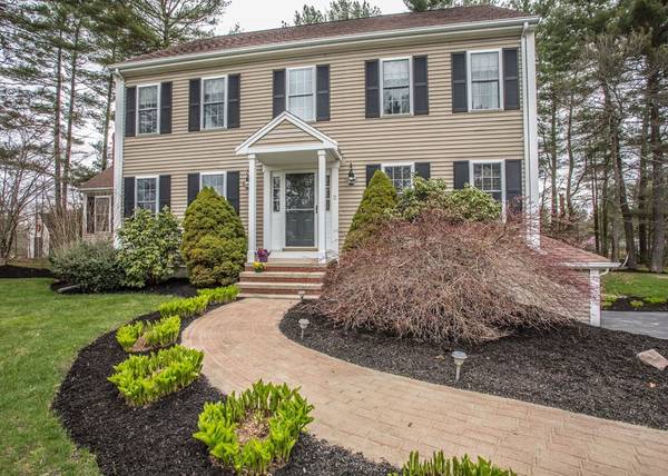 2 Dunham Pond Rd, Lakeville, MA 02347