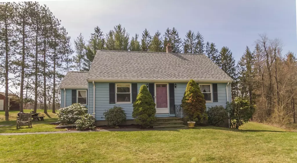 5 Christmas Tree Ln, Rutland, MA 01543