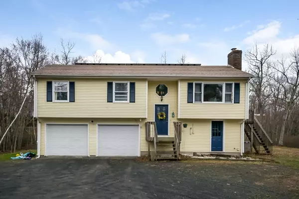 Southwick, MA 01077,3 Iroquois Drive