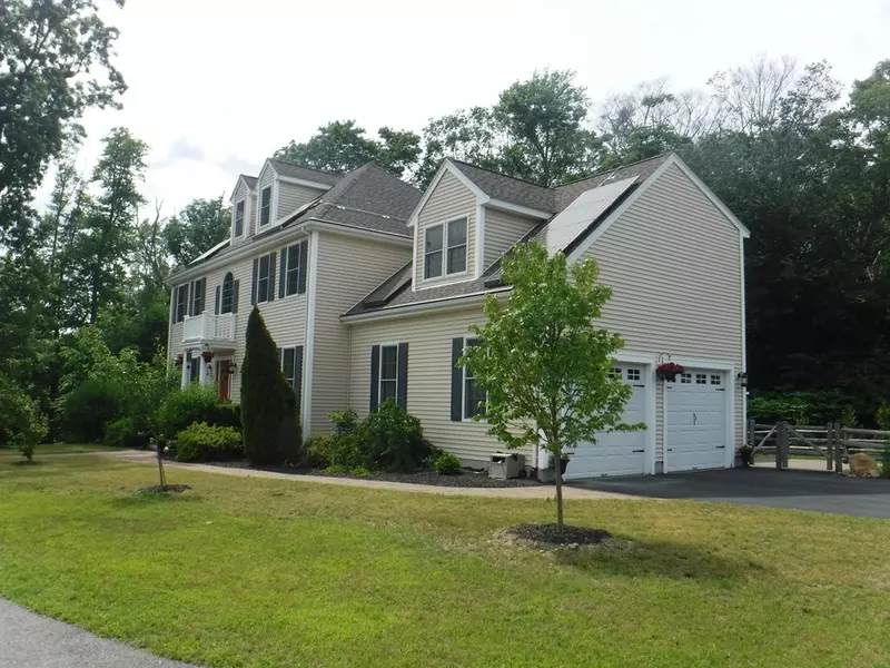 3 Mosesso Dr, Holbrook, MA 02343