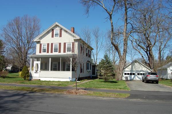 19 Cottage St, West Brookfield, MA 01585