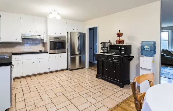 Millbury, MA 01527,15 Juniper Dr