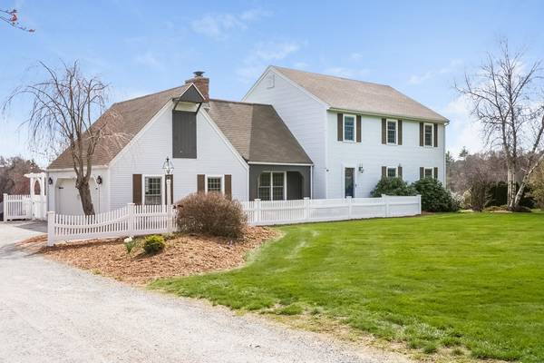 52 Wickaboag Valley Rd, West Brookfield, MA 01585