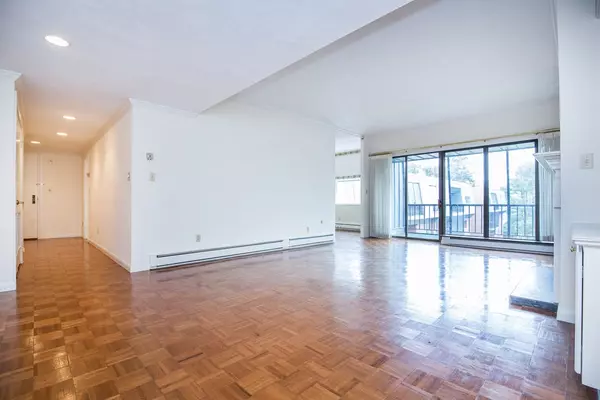 Wellesley, MA 02482,75 Grove St #421