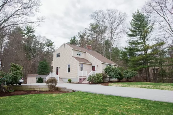 85 Lexington St, Hanson, MA 02341