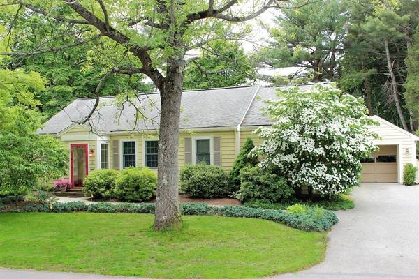 2 Whitehorse Rd, Hingham, MA 02043