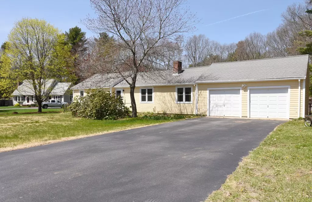 Hanson, MA 02341,18 Donna Dr