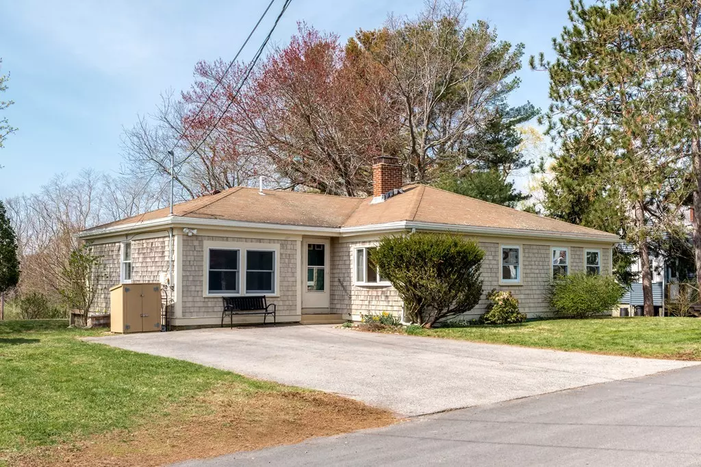 Ipswich, MA 01938,27 Island Park Road