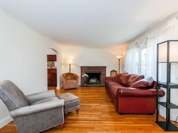 Arlington, MA 02476,438 Appleton St