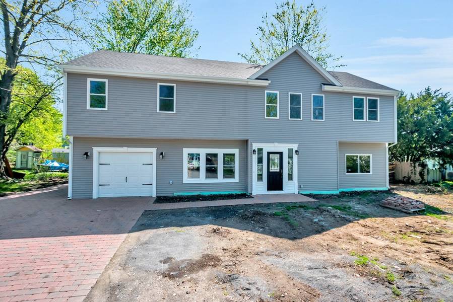 49 Beacon St, Natick, MA 01760