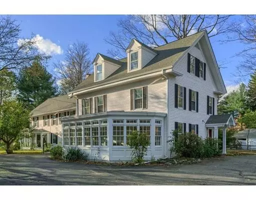 231 Chestnut St, North Andover, MA 01845