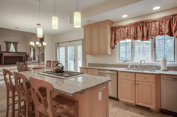Bedford, MA 01730,11 Crestview Rd
