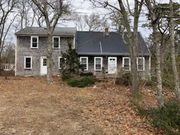 34 Dunham Ave, Tisbury, MA 02568