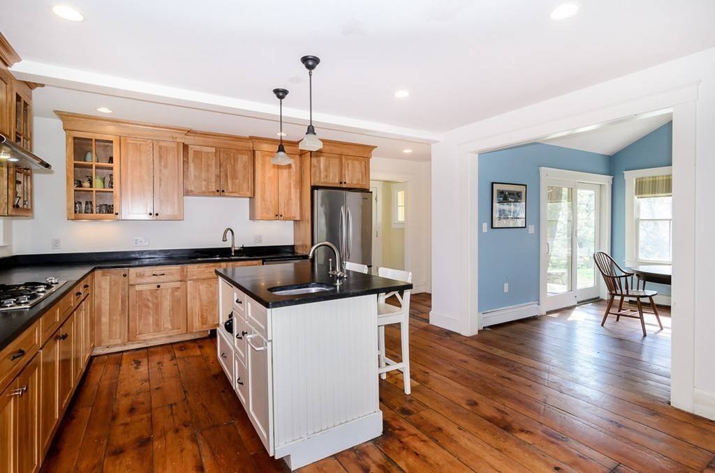Medfield, MA 02052,31 Green St