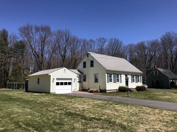 31 Pickett Lane, Greenfield, MA 01301